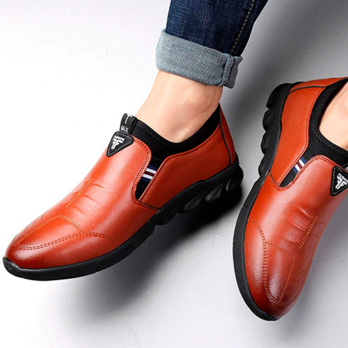 Sapato Esportivo Moderno Casual em Couro + Frete Grátis + Envio Imediato + Brinde