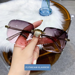 Óculos de Sol Feminino Leve e Elegante + Frete Grátis + Envio Imediato + Brinde