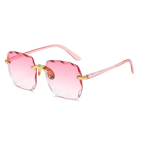 Óculos de Sol Feminino Leve e Elegante + Frete Grátis + Envio Imediato + Brinde